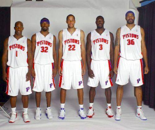 足球中超重金投入青训，多所足球学校开建（中超重金加码青训，多所足球学校相继开建）