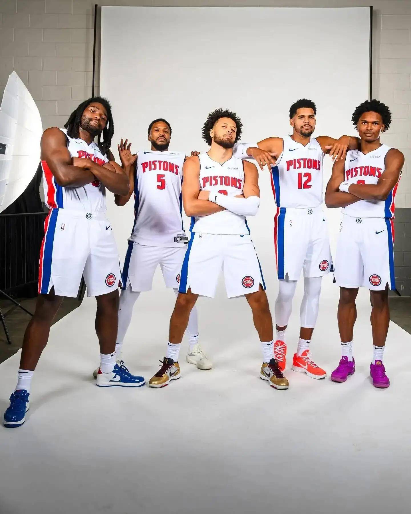 那不勒斯官方：吉尔莫将于下周一在伦敦接受手术（那不勒斯官宣：吉尔莫将于下周一赴伦敦接受手术）