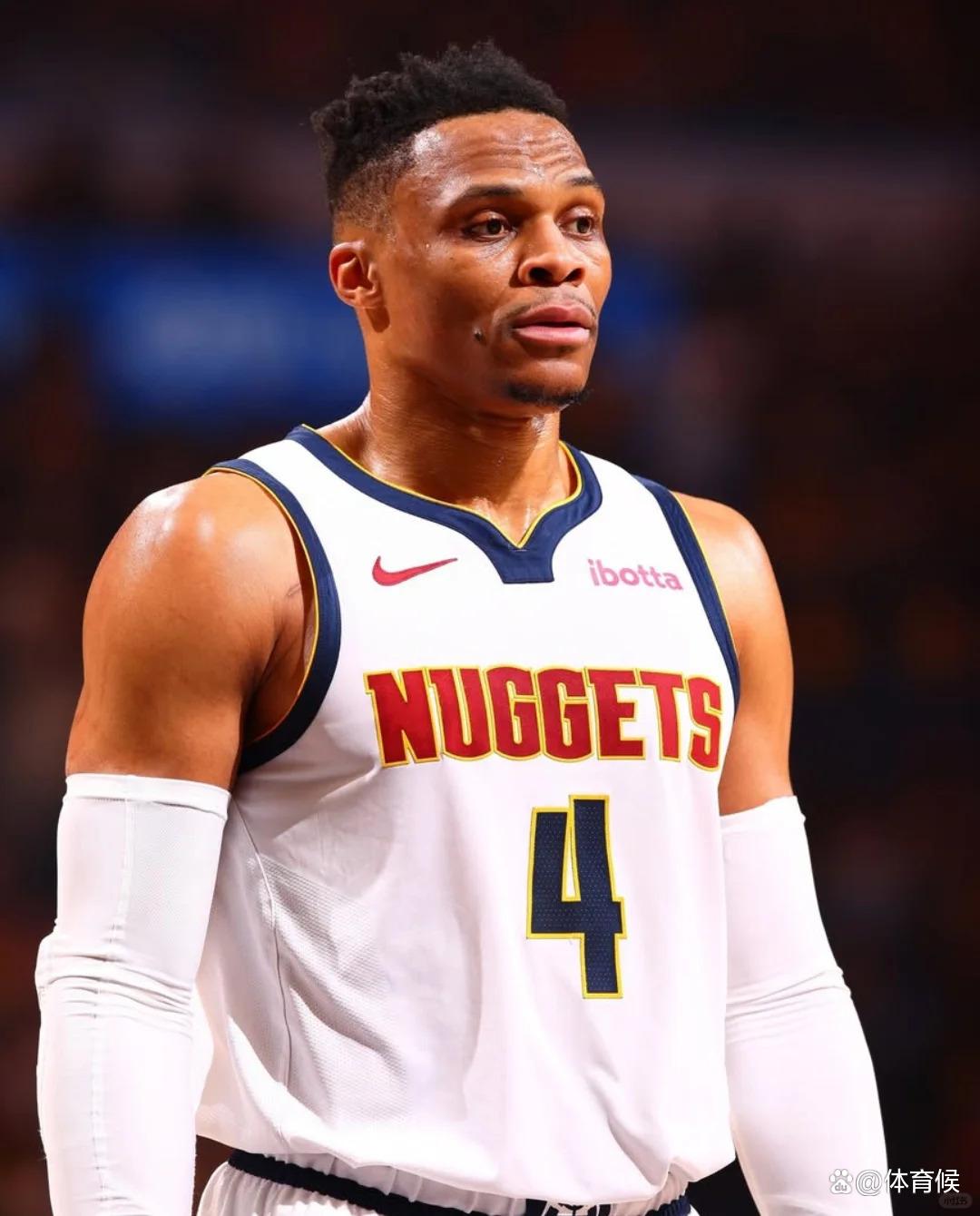 米体：托蒂被前妻指控留小女儿独自在家，检方认为指控不成立（米体：前妻控托蒂让小女儿独自在家，检方认定指控不成立）