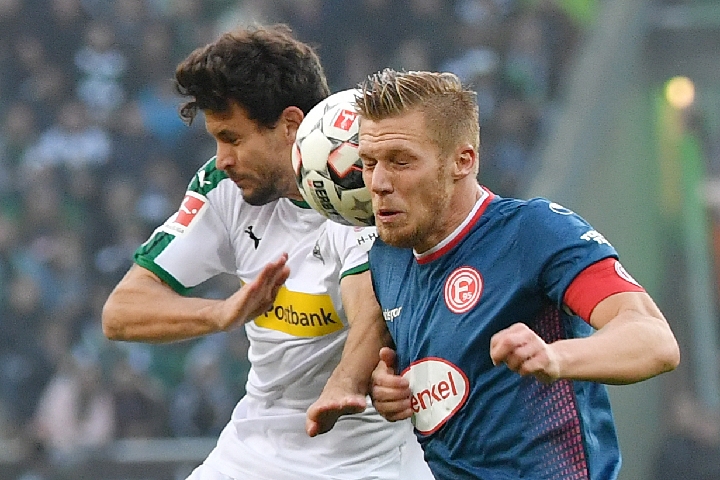 2-1，25岁英格兰国脚一剑封喉，率队2连胜反超切尔西，逼近前三