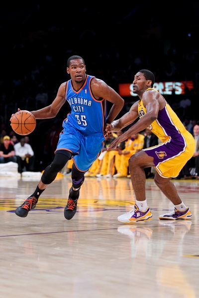 记者：徐彬可能外租葡萄牙，会考虑个人意愿；12月初回国集训（记者称徐彬或租借赴葡萄牙，个人意愿将被尊重，12月初回国参加集训）