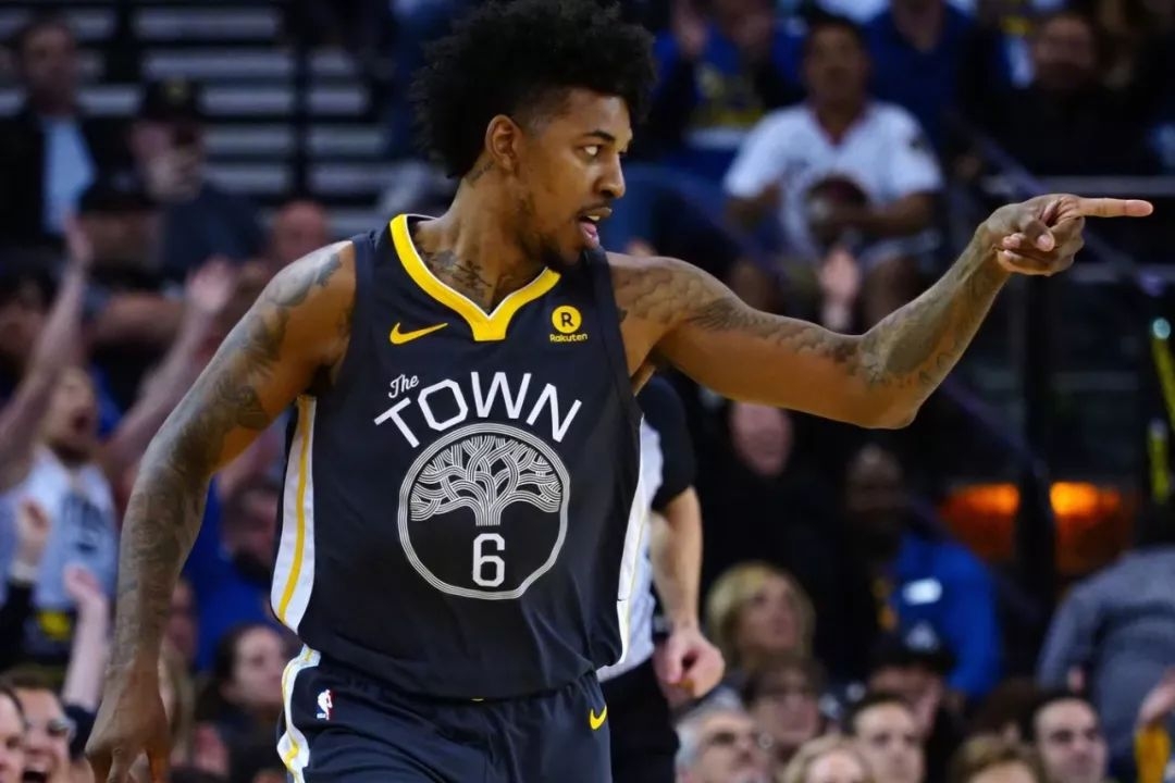 冯伯元忆与海牛球迷冲突：那场打封闭上的；有球迷骂得挺过分（冯伯元回忆与海牛球迷冲突：那场带伤封闭出战，部分球迷辱骂越界）